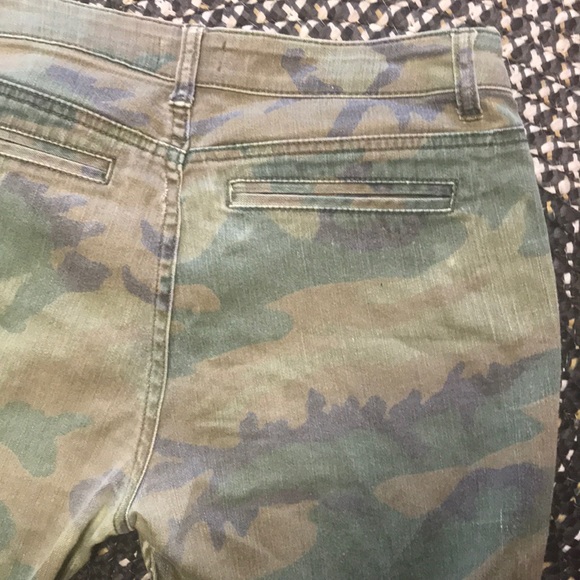 •BDG• cropped camo pants - Picture 7 of 9